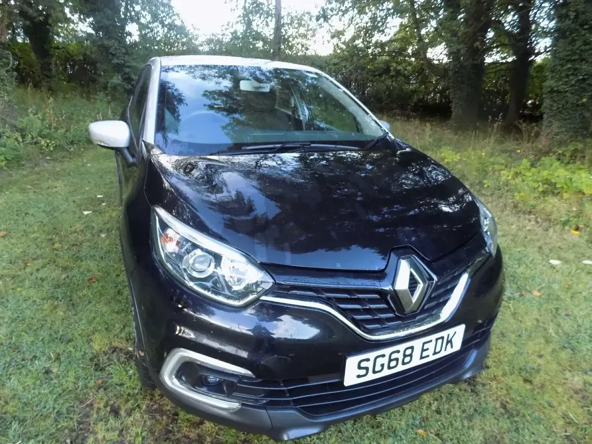 Used Renault Captur Play 90 HP (66 kW) 2018 Black SUV