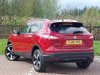Usado Nissan Qashqai N-Connecta 163 CV (119 kW) 2016 Rojo SUV