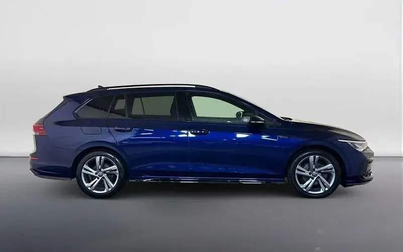 Used VW Golf VIII R-line 150 HP (110 kW) 2022 Blue Estate