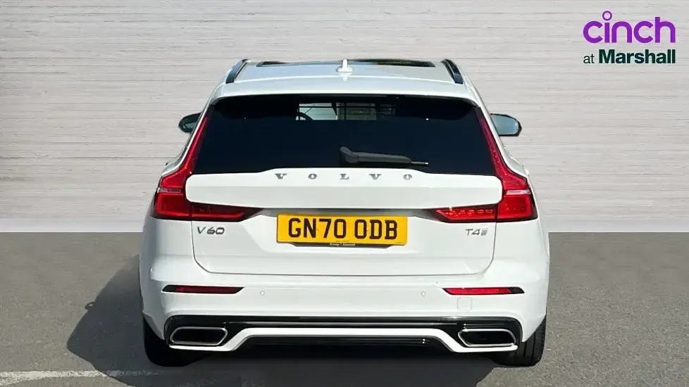 Used Volvo V60 R-Design 190 HP (139 kW) 2020 White Estate