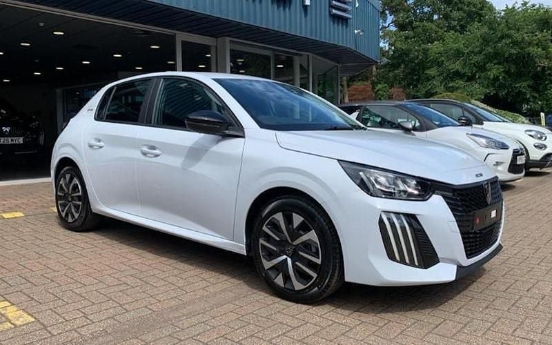 New 2025 Peugeot 208 Style Hatchback | £20,245 (Fair price) - Image 1/4