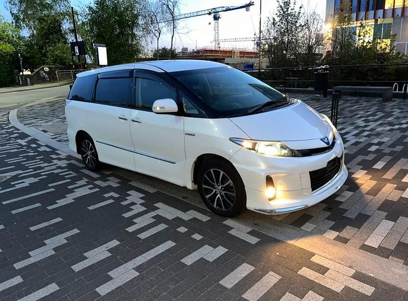 White Used 2014 Toyota Estima Hybrid MPV | £10,995 - Image 1/4