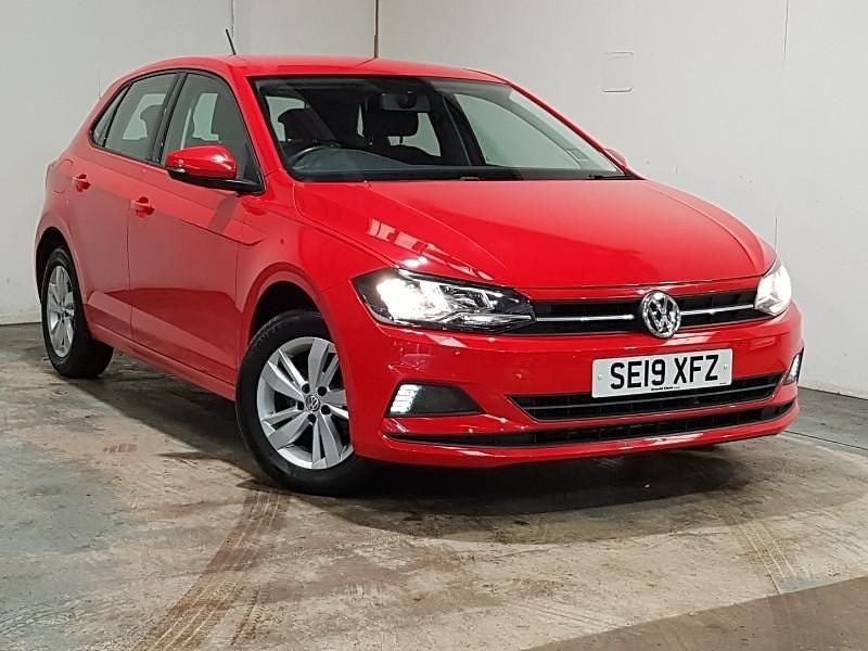 Used VW Polo SE 95 HP (69 kW) 2019 Red Hatchback