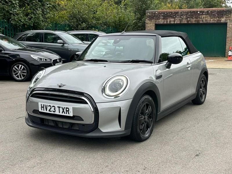 Używany Mini Cooper Cabriolet Classic 136 KM (100 kW) 2023 Srebrny Kabriolet