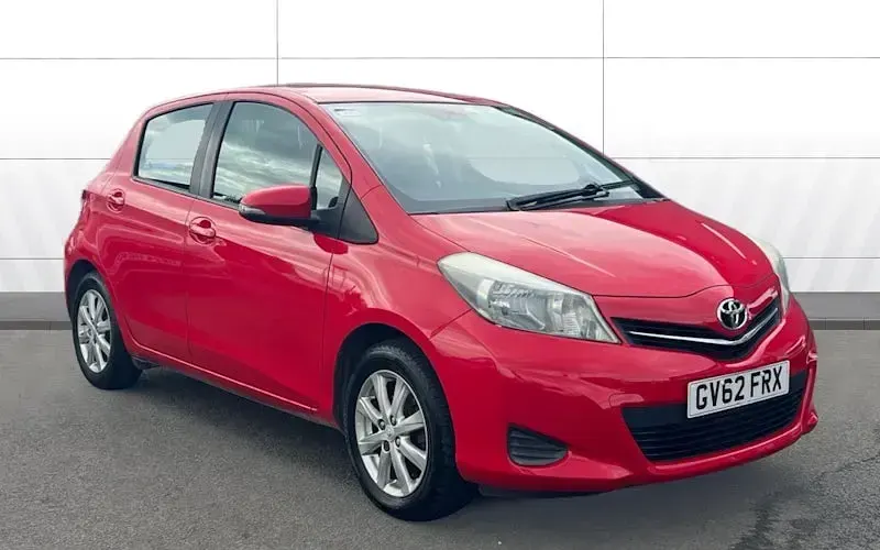 Used Toyota Yaris 101 HP (74 kW) 2013 Hatchback