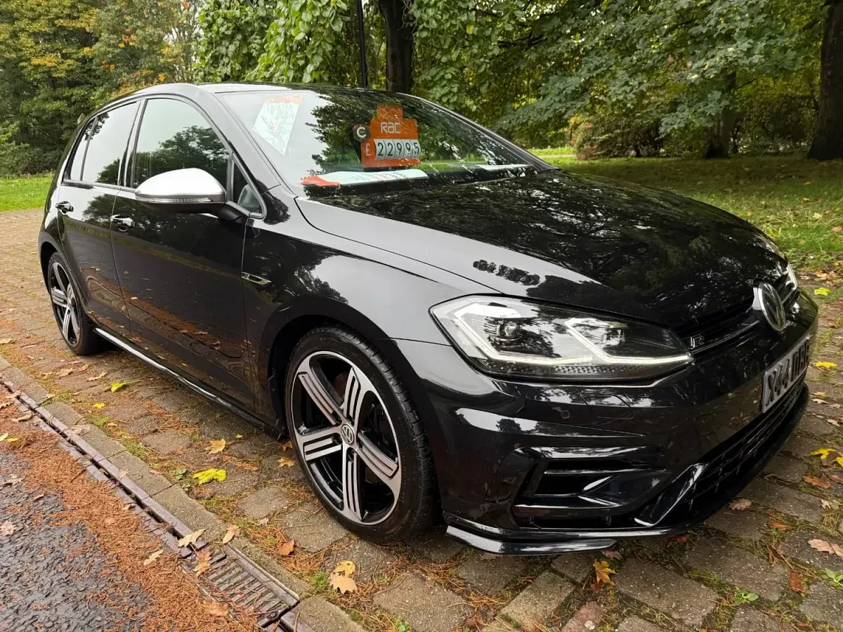 Używany VW Golf VII R 300 KM (220 kW) 2020 Czarny Hatchback