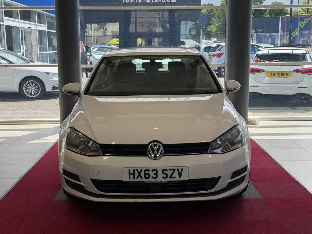 Used VW Golf VII SE 122 HP (89 kW) 2013 White Hatchback