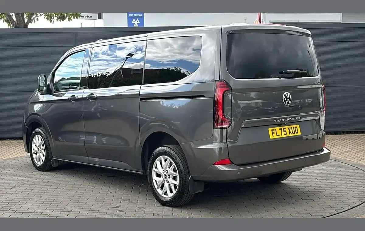 Used VW T7 Style 170 HP (125 kW) 2025 Grey Van
