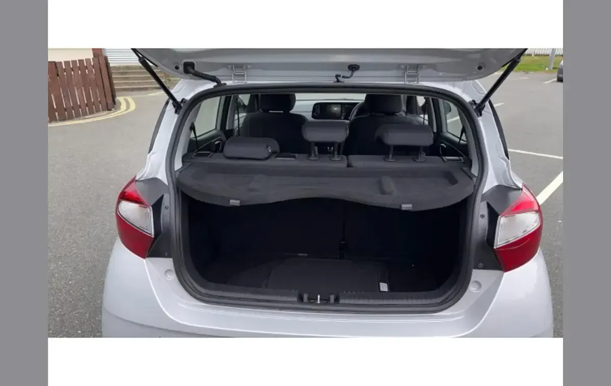 Used Hyundai i10 Advanced 61 HP (44 kW) 2025 Grey Hatchback
