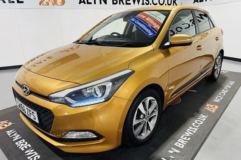 Mandarin orange metallic Used 2016 Hyundai i20 Premium Hatchback | £6,699 (Fair price) - Image 1/1