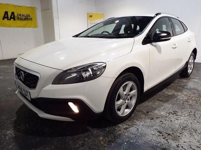 Used Volvo V40 SE 2014 White Hatchback