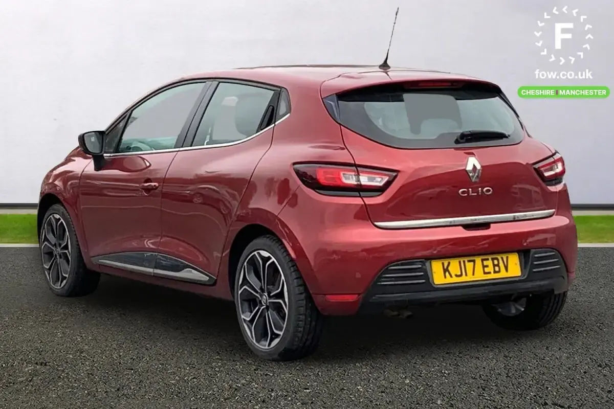 Used Renault Clio Dynamique 120 HP (88 kW) 2017 Red Hatchback