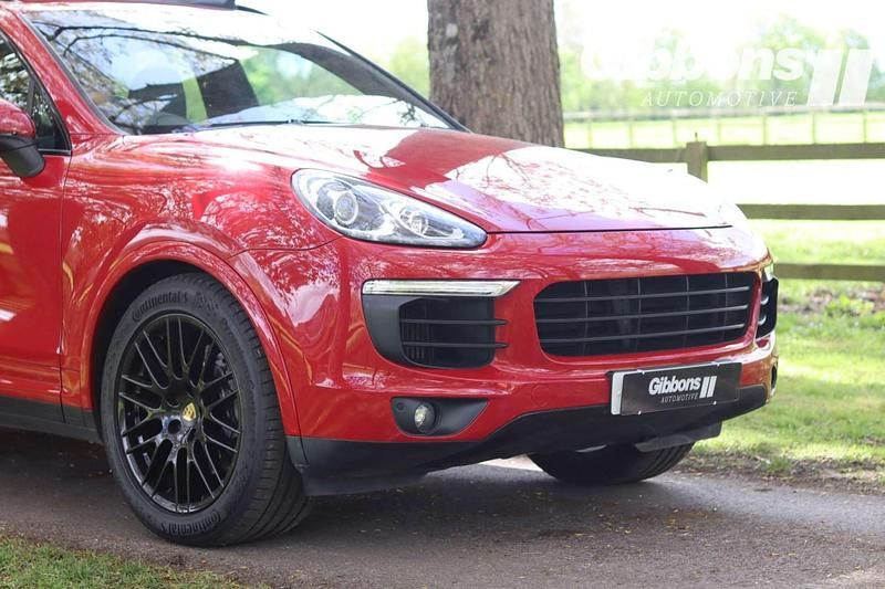 Usado Porsche Cayenne 262 HP (192 kW) 2015 Vermelho SUV