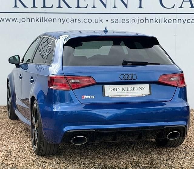 Begagnad Audi RS3 Comfort 367 HK (269 kW) 2016 Blå Sedan