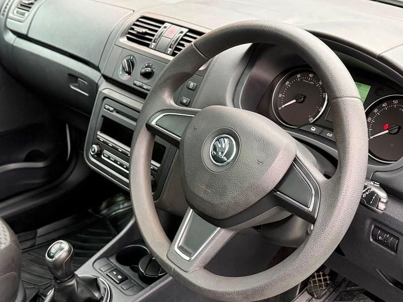 Used Skoda Roomster SE 86 HP (63 kW) 2015 White MPV