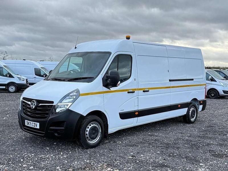 Second-hand Vauxhall Movano Edition 135 CP (99 kW) 2021 Alb Monovolum