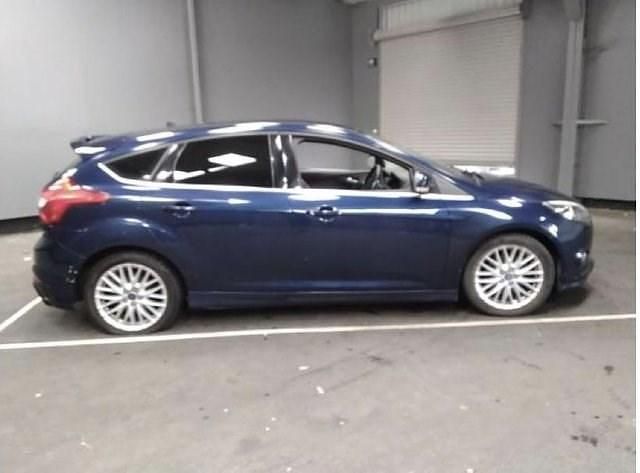 Used Ford Focus Zetec 182 HP (133 kW) 2013 Blue Hatchback