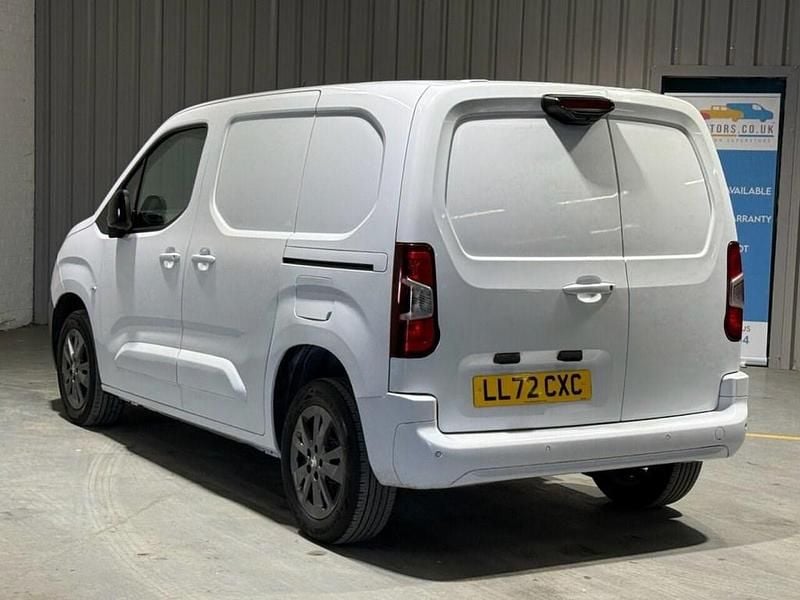 Used Peugeot Partner Premium 2022 White MPV