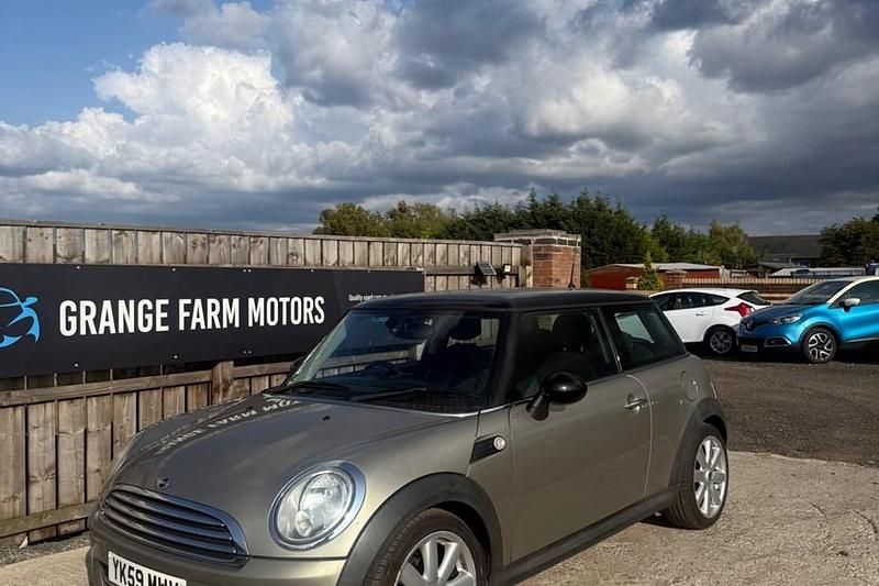 Silver Used 2009 Mini Cooper D Hatch Hatchback | £1,000 (Fair price) - Image 1/1