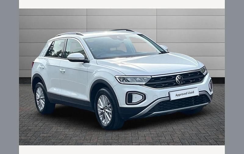 White Used 2023 VW T-Roc Life SUV | £22,490 (Fair price) - Image 1/3