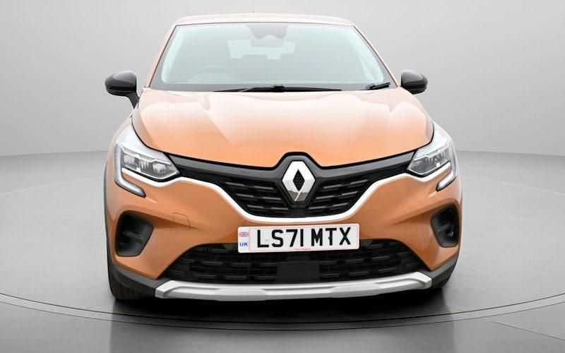 Second-hand Renault Captur Iconic 91 CP (66 kW) 2021 Portocaliu SUV