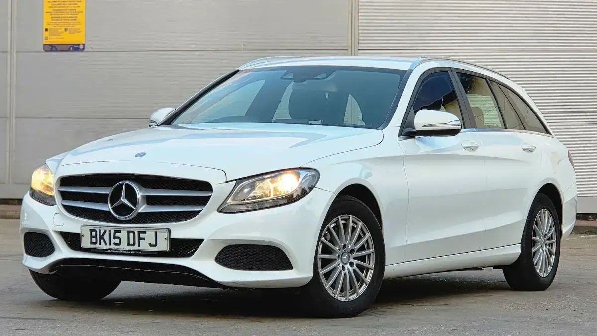 Used Mercedes C220 Executive 170 HP (125 kW) 2015 White Estate