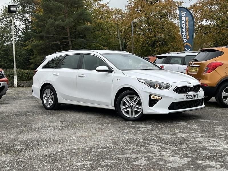 White Used 2021 Kia Ceed 2 Estate | £11,495 (Fair price) - Image 1/4