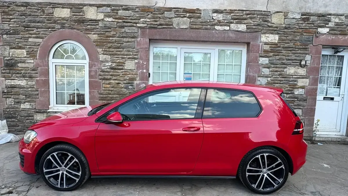 Used VW Golf VII GTD 181 HP (133 kW) 2014 Red Hatchback