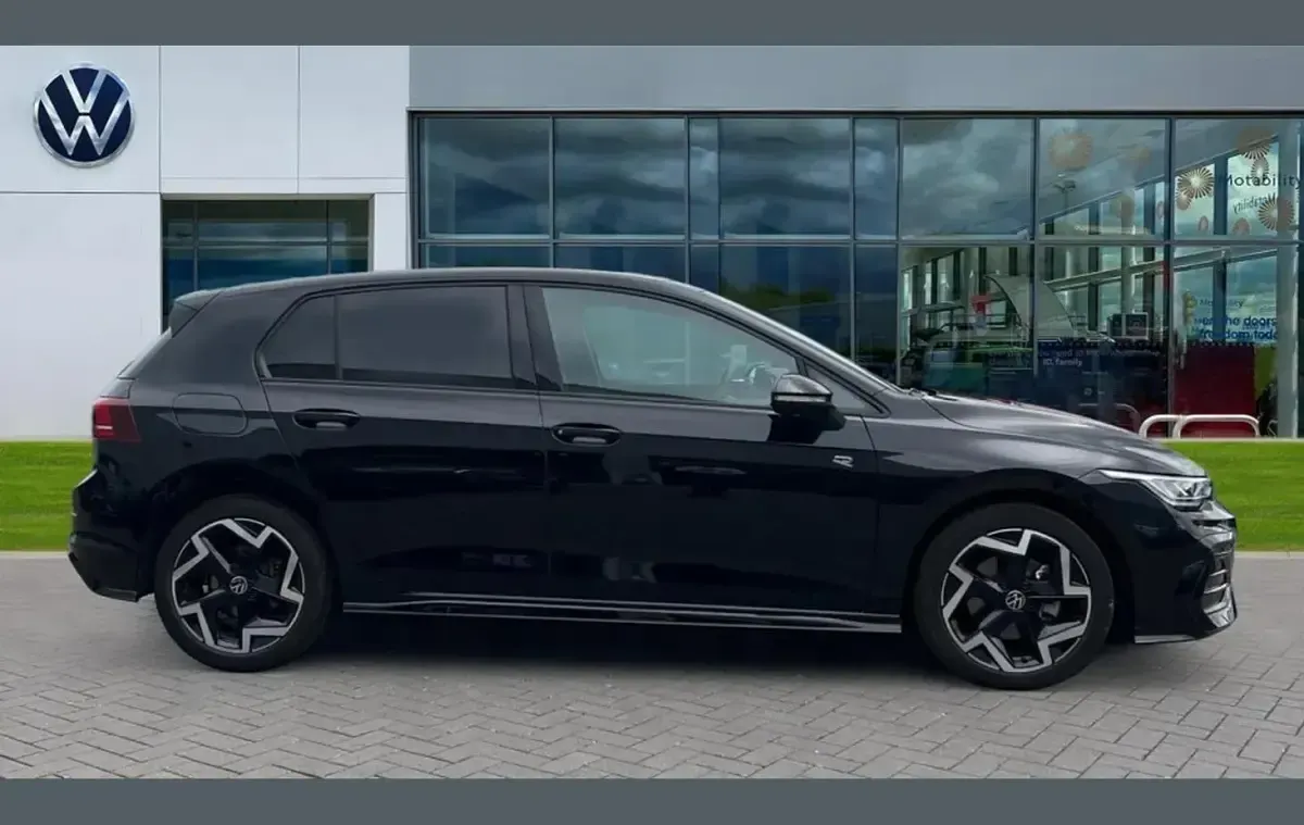 Used VW Golf VIII R-line 150 HP (110 kW) 2025 Black Hatchback