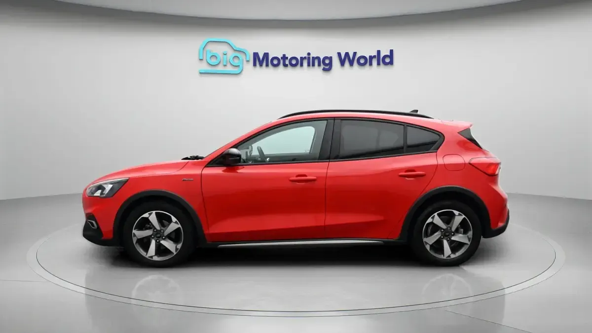 Used Ford Focus Active 125 HP (91 kW) 2021 Red Hatchback