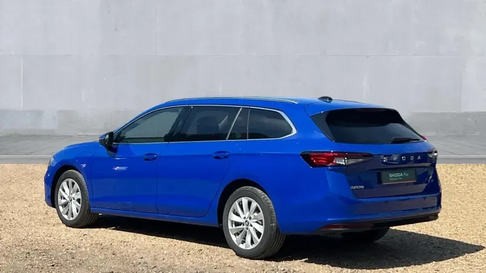Used Skoda Superb SE Technology 204 HP (150 kW) 2025 Energy blue