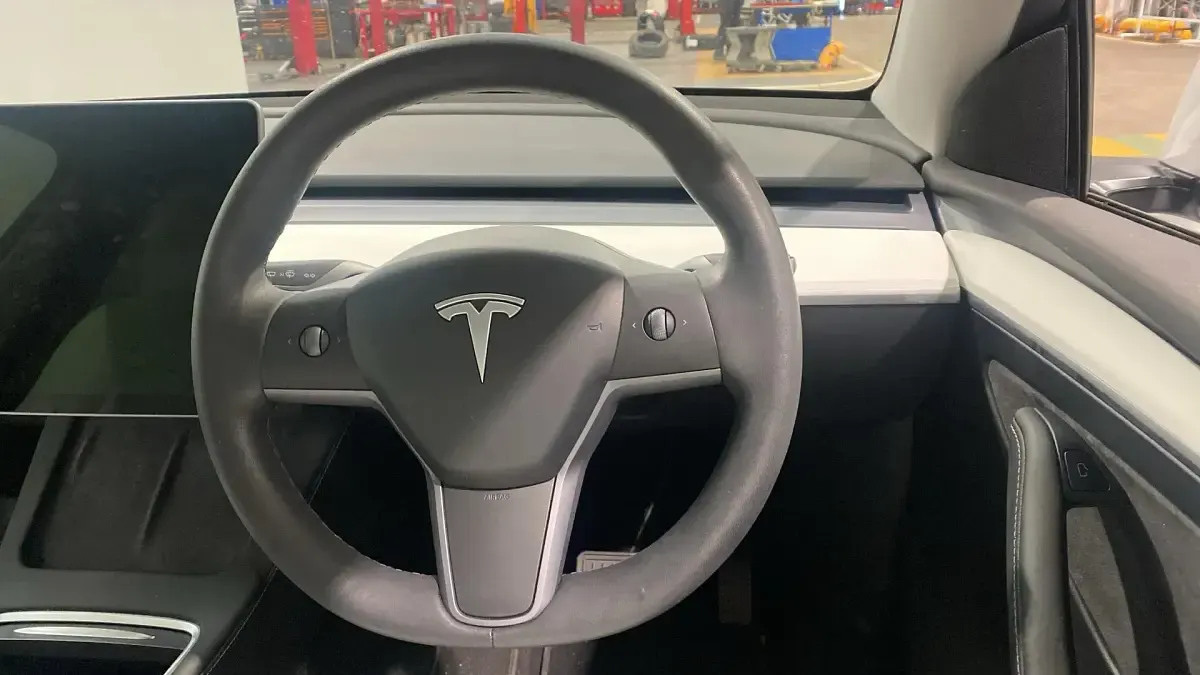 Used Tesla Model Y Long Range AWD 282 kW (384 HP) 2022 White SUV