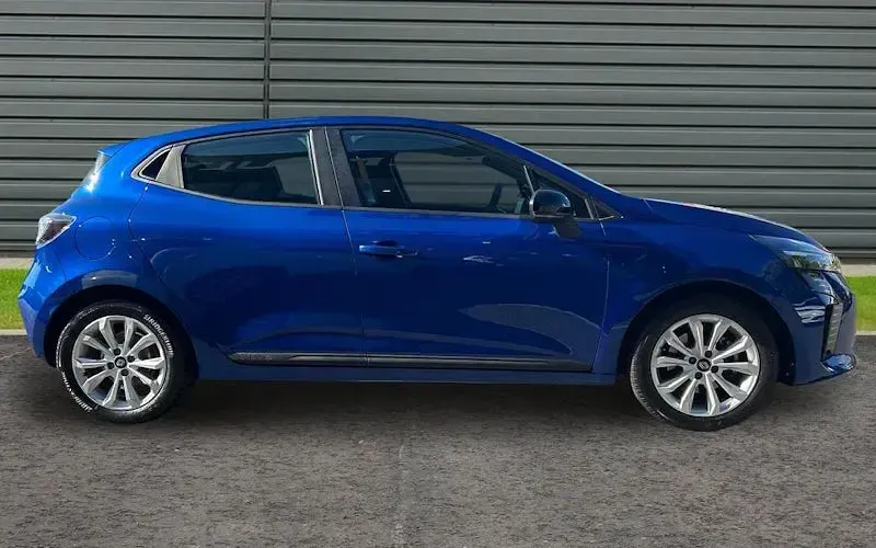Used Renault Clio Evolution 143 HP (105 kW) 2025 Blue Hatchback