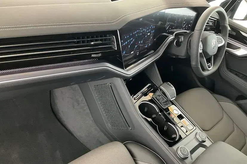 New VW Touareg Edition 286 HP (210 kW) 2026 Blue SUV