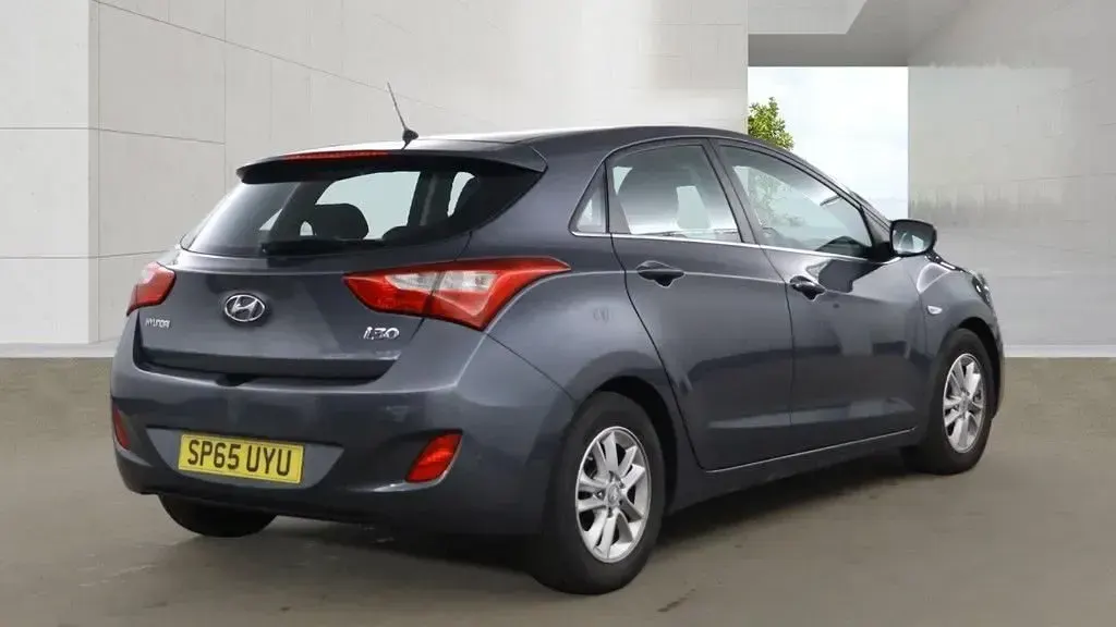 Used Hyundai i30 SE 110 HP (80 kW) 2015 Grey Hatchback
