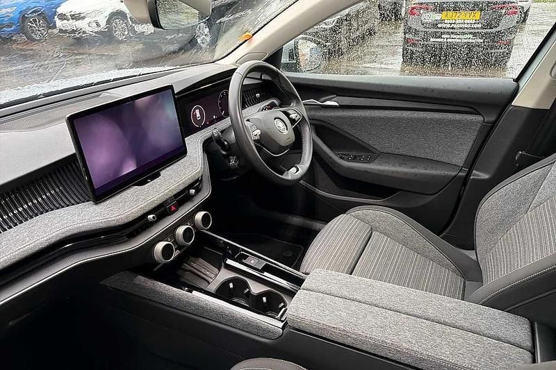 Used Skoda Superb SE Technology 147 HP (108 kW) 2024 Pebble silver metallic Estate