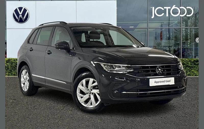 Used VW Tiguan Life 150 HP (110 kW) 2024 Grey SUV