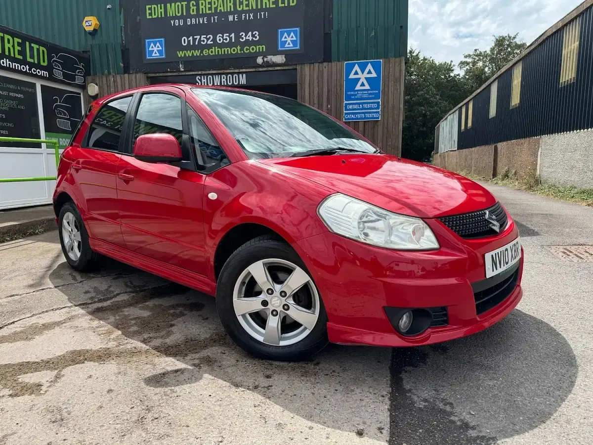 Used Suzuki SX4 2010 Red Hatchback