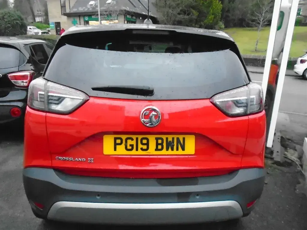 Used Vauxhall Crossland X Elite 130 HP (95 kW) 2019 Red SUV