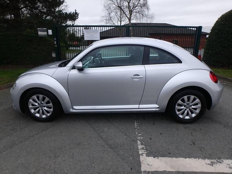 Usado VW Beetle 105 HP (77 kW) 2012 Prateado Citadino