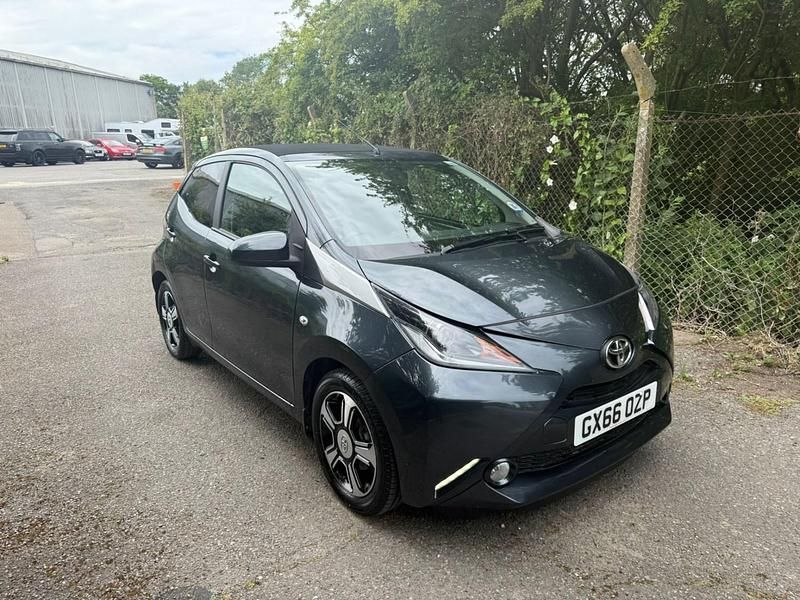 Grey Used 2016 Toyota Aygo X-clusiv Hatchback | £6,995 (Good price) - Image 1/4