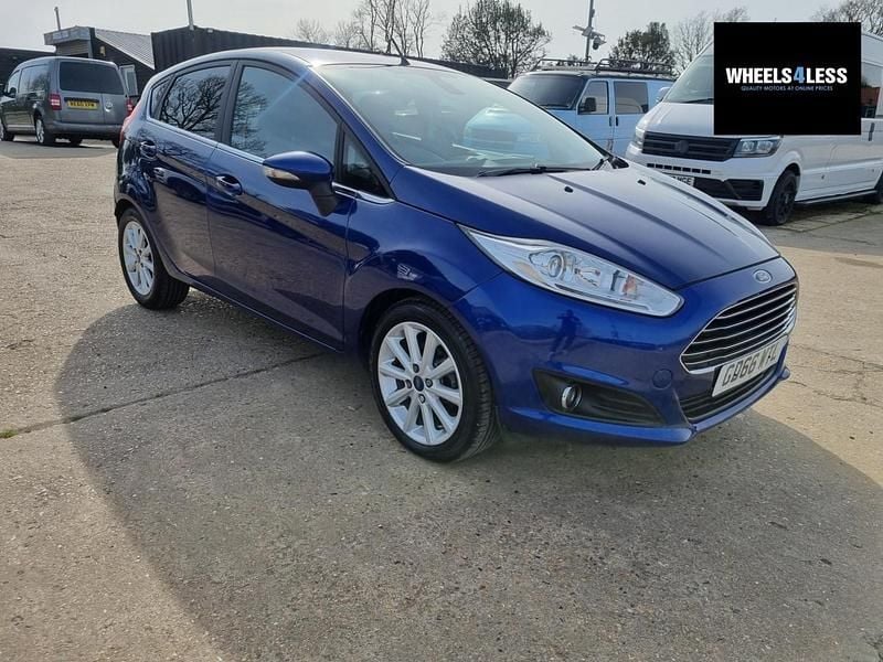 Used Ford Fiesta Titanium 100 HP (73 kW) 2017 Blue Hatchback