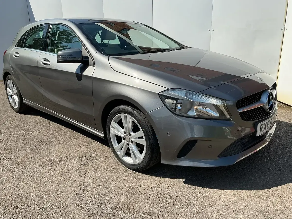 Used Mercedes A180 Executive 109 HP (80 kW) 2015 Grey Hatchback
