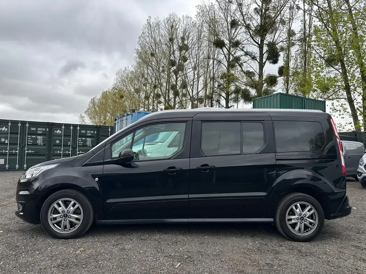 Used Ford Grand Tourneo Connect Titanium 120 HP (88 kW) 2020 Black MPV