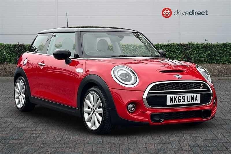 Metallic paint Used 2019 Mini Cooper S Classic Hatchback | £15,495 (Fair price) - Image 1/4