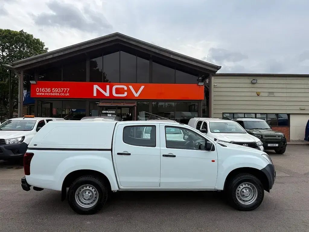 Used Isuzu D-Max 2017 White Pickup