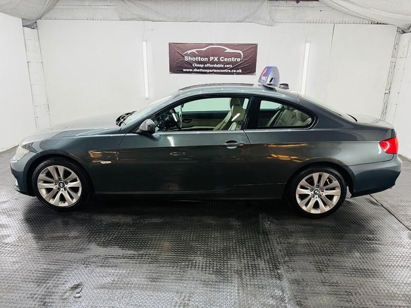 Used BMW 320 181 HP (133 kW) 2010 Green Coupe