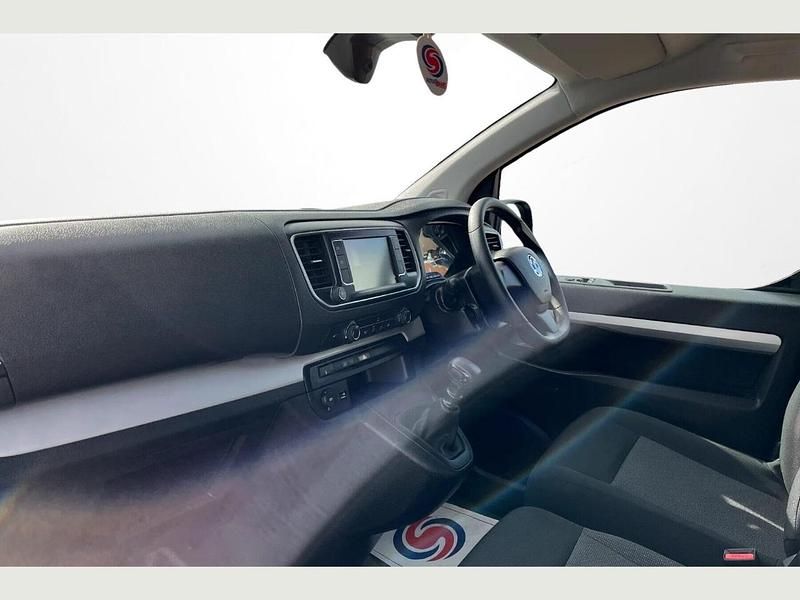 White Used 2022 Vauxhall Vivaro S Van | £15,990 (Fair price) - Image 1/3