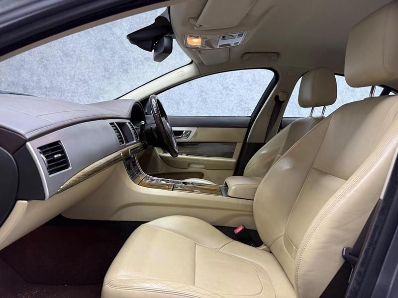 Second-hand Jaguar XF Premium Luxury 2012 Gri Berlinǎ