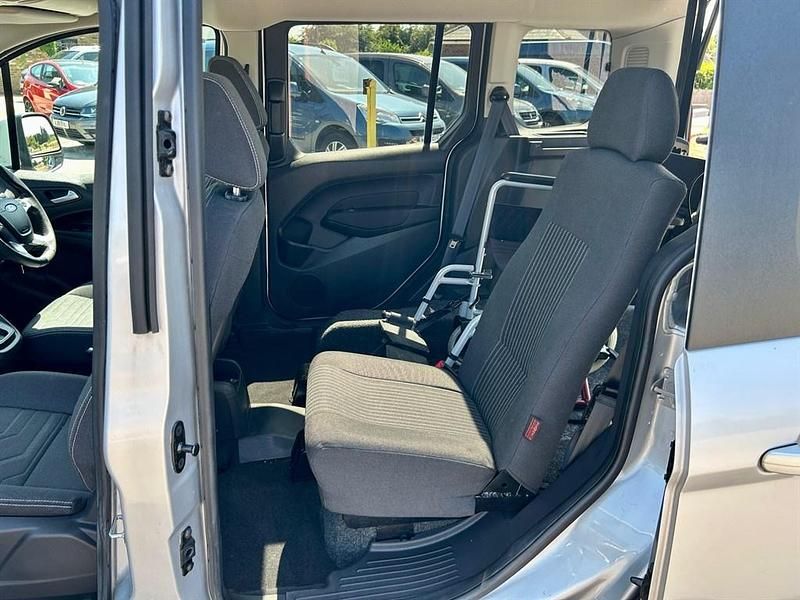 Used Ford Tourneo Connect Titanium 120 HP (88 kW) 2018 Silver MPV